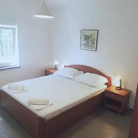 In With Two-bedrooms 2