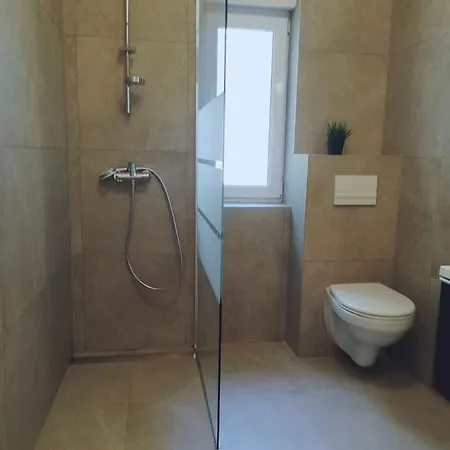 In With Two-bedrooms 2 Apartment